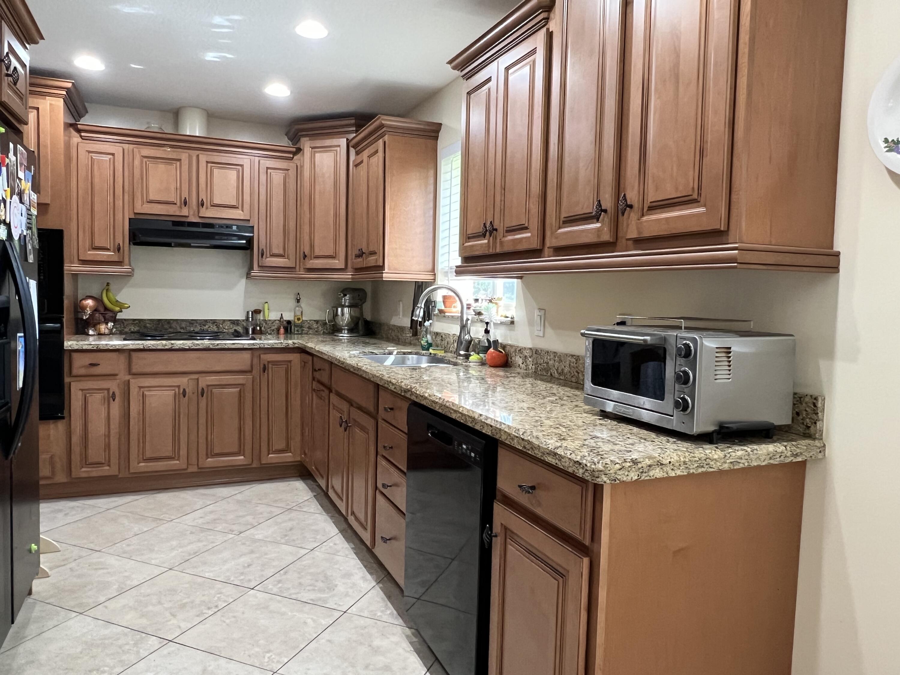 821 Southwest 3rd Street Boca Raton, FL 33486 - Photo 5 of 12 Kitchen