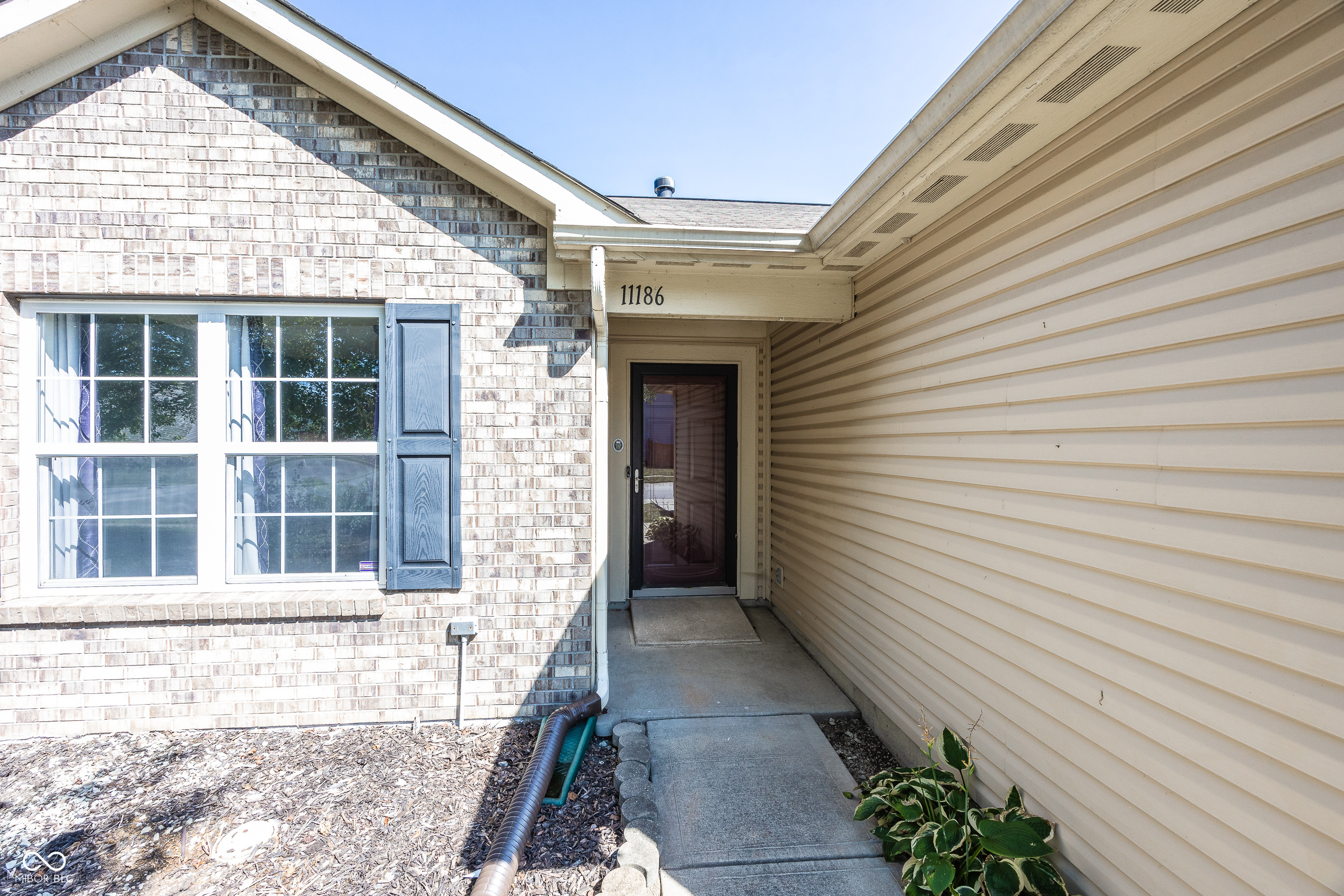 11186 Cool Winds Way Fishers, IN 46037 - Photo 3 of 23