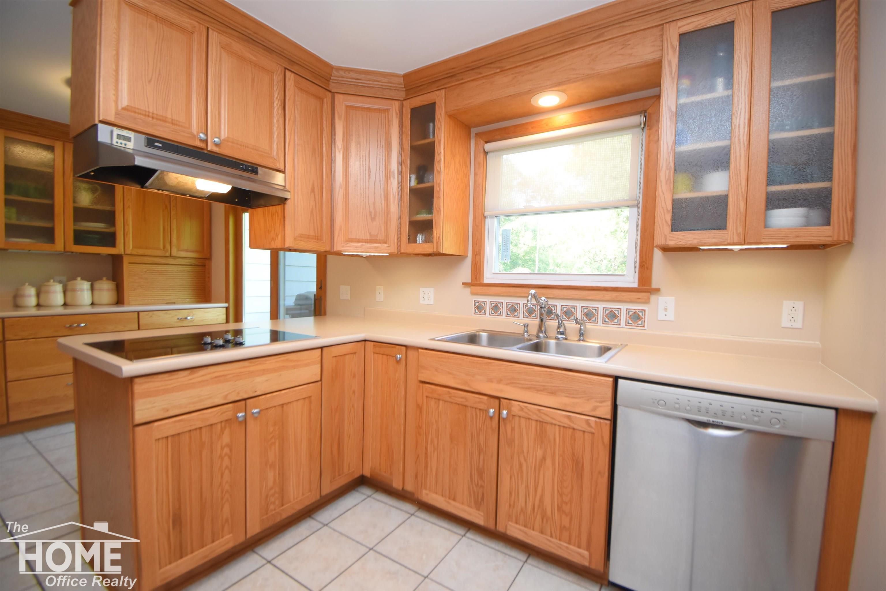 7899 Newberry Road Durand, MI 48429 - Photo 7 of 39 50121158-6.JPG
