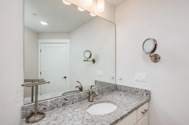 $689,000 | 150 Highway 1, Unit 209, Portsmouth, NH 03801