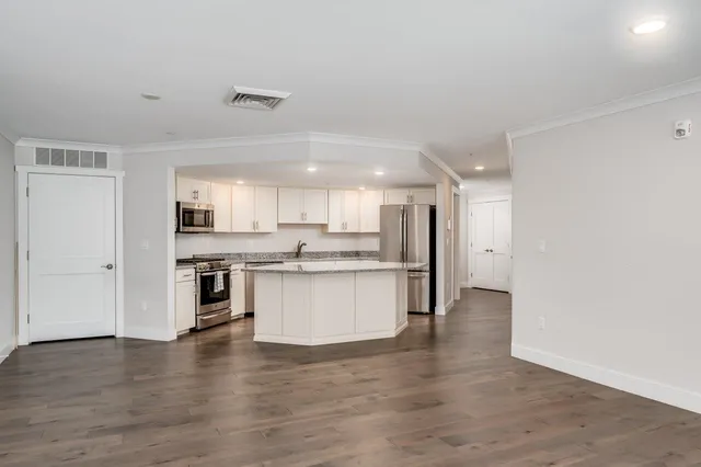 $689,000 | 150 Highway 1, Unit 209, Portsmouth, NH 03801