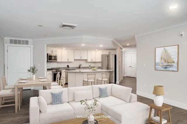 $689,000 | 150 Highway 1, Unit 209, Portsmouth, NH 03801