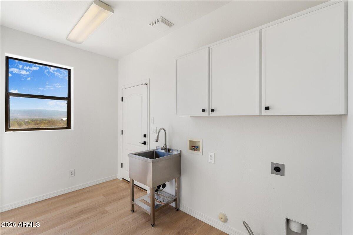 2840 South Salt Mine Road Camp Verde, AZ 86322 - Photo 18 of 43 18-Laundry Room