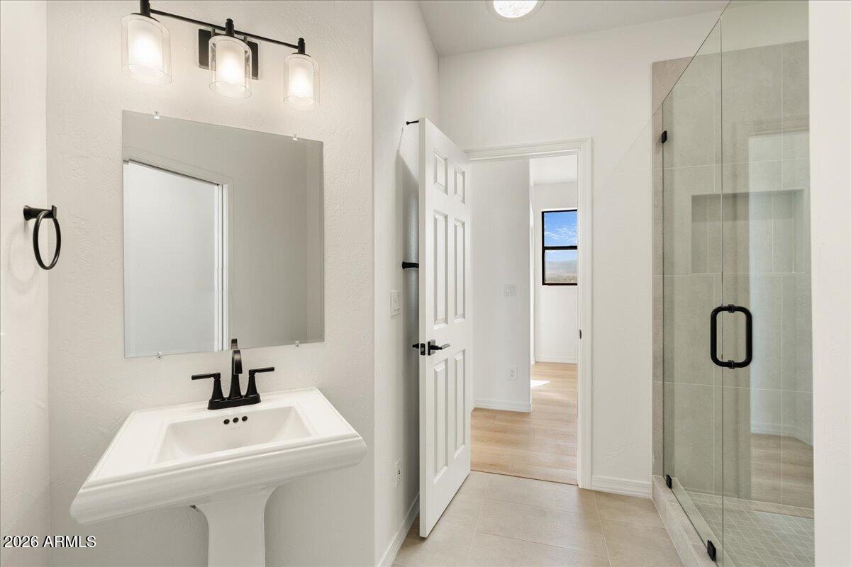 2840 South Salt Mine Road Camp Verde, AZ 86322 - Photo 20 of 43 21-Guest Bathroom