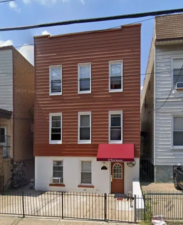 $1,995 | 13 Columbia Avenue, Unit 5, Jersey City, NJ 07307