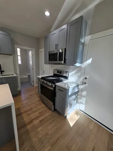 $2,750 | 901 North Francisco Avenue, Unit 1R, Chicago, IL 60622