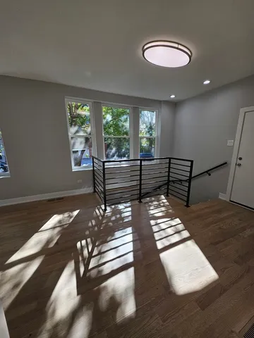 $2,750 | 901 North Francisco Avenue, Unit 1R, Chicago, IL 60622