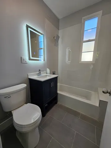 $2,750 | 901 North Francisco Avenue, Unit 1R, Chicago, IL 60622