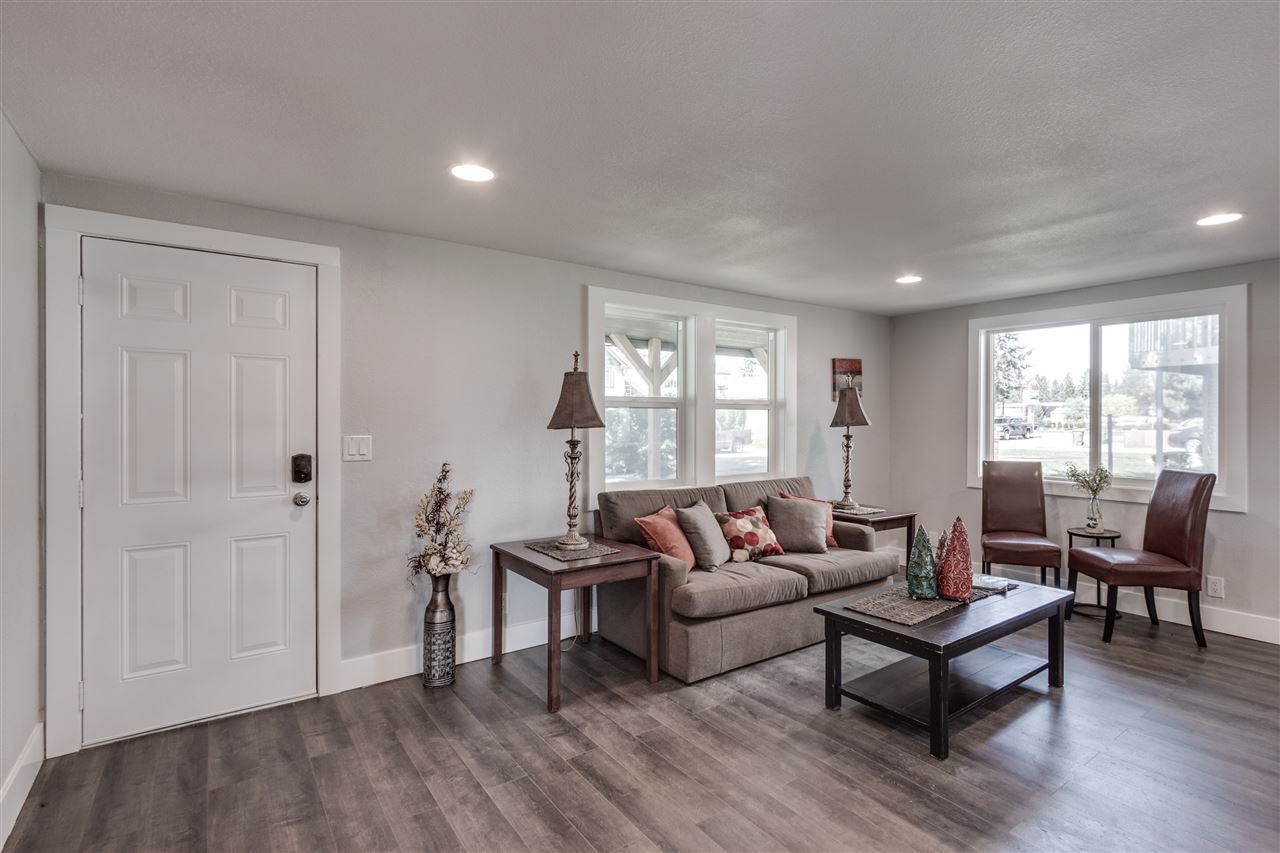 6204 North Stevens Street Spokane, WA 99205 - Photo 2 of 20
