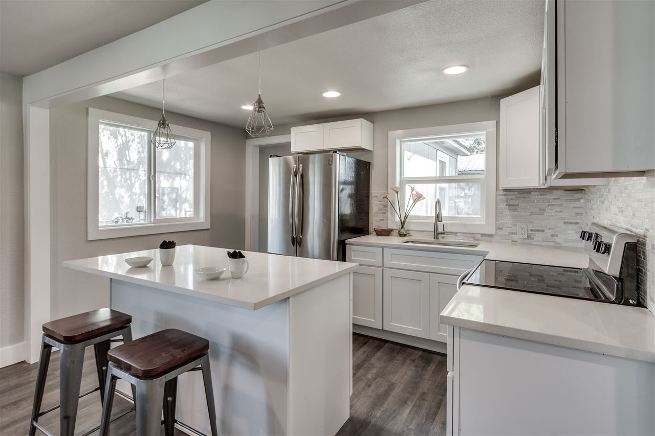 6204 North Stevens Street Spokane, WA 99205 - Photo 5 of 20