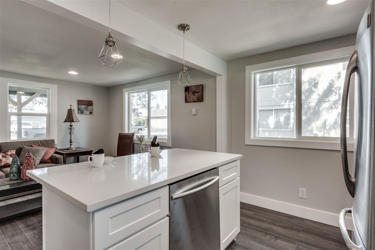 6204 North Stevens Street Spokane, WA 99205 - Photo 8 of 20