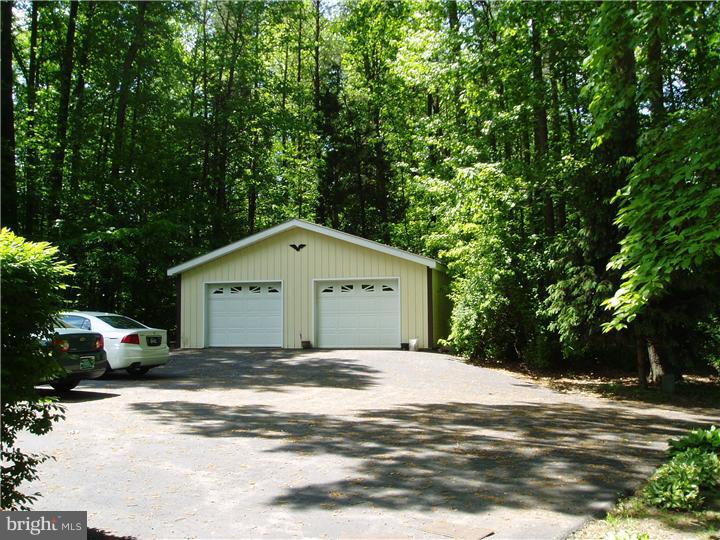 917 Dexter Corner Road Townsend, DE 19734 - Photo 8 of 16 Garage