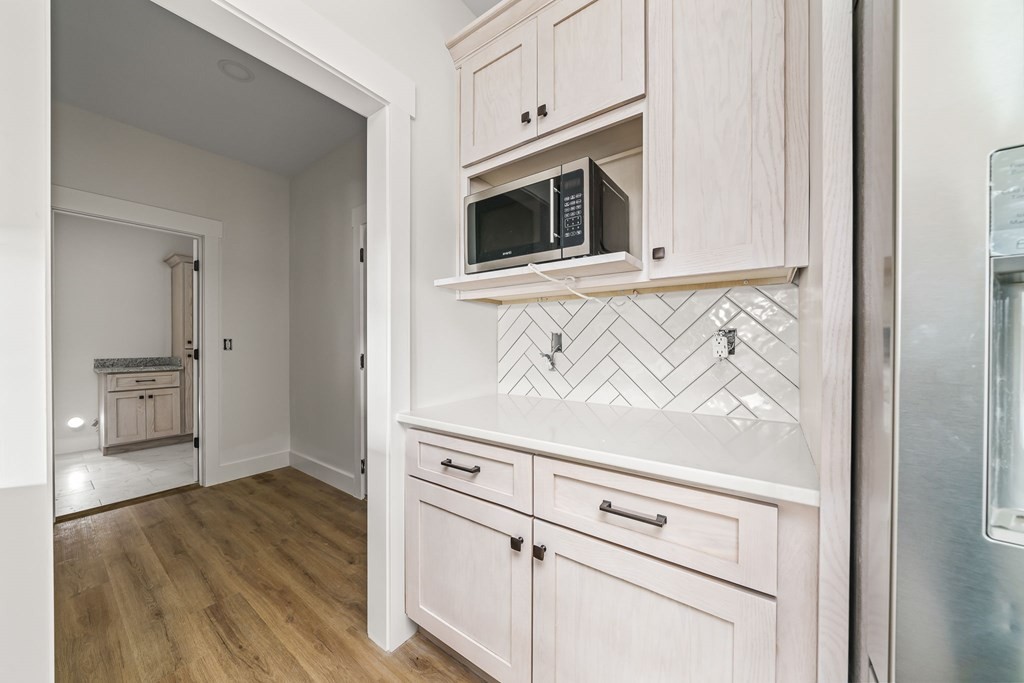 6584 Thomas Twin Oaks Road Baxter, TN 38544 - Photo 12 of 23 a view of kitchen with microwave and cabinets