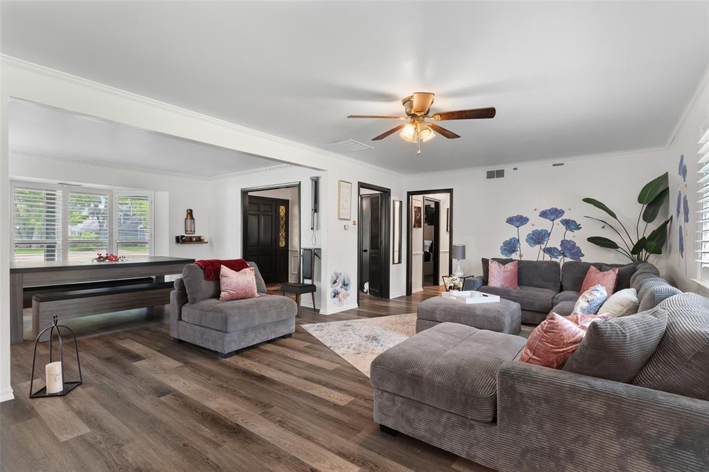 5100 Murphy Road Sachse, TX 75048 - Photo 6 of 40 Living Room