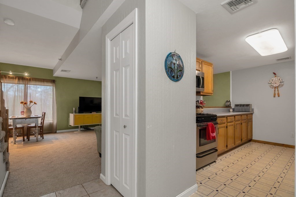 70 West Meadow Road, Unit 25 Haverhill, MA 01832 - Photo 3 of 28 Gallery Image 3