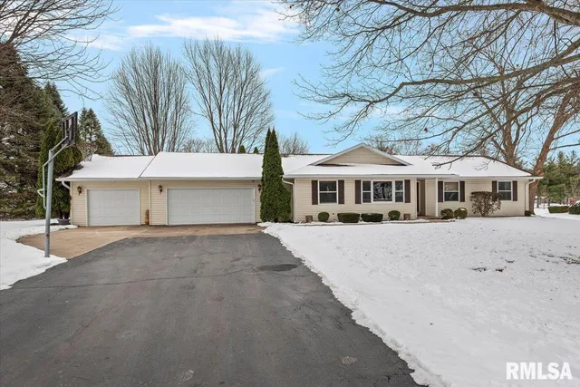 $345,000 | 4326 Mary Lane, Riverton, IL 62561