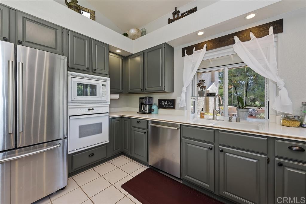 57 Via Larga Vista Bonsall, CA 92003 - Photo 11 of 25