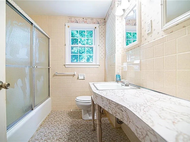 130 Kerri Lyn Road Warwick, RI 02889 - Photo 6 of 18