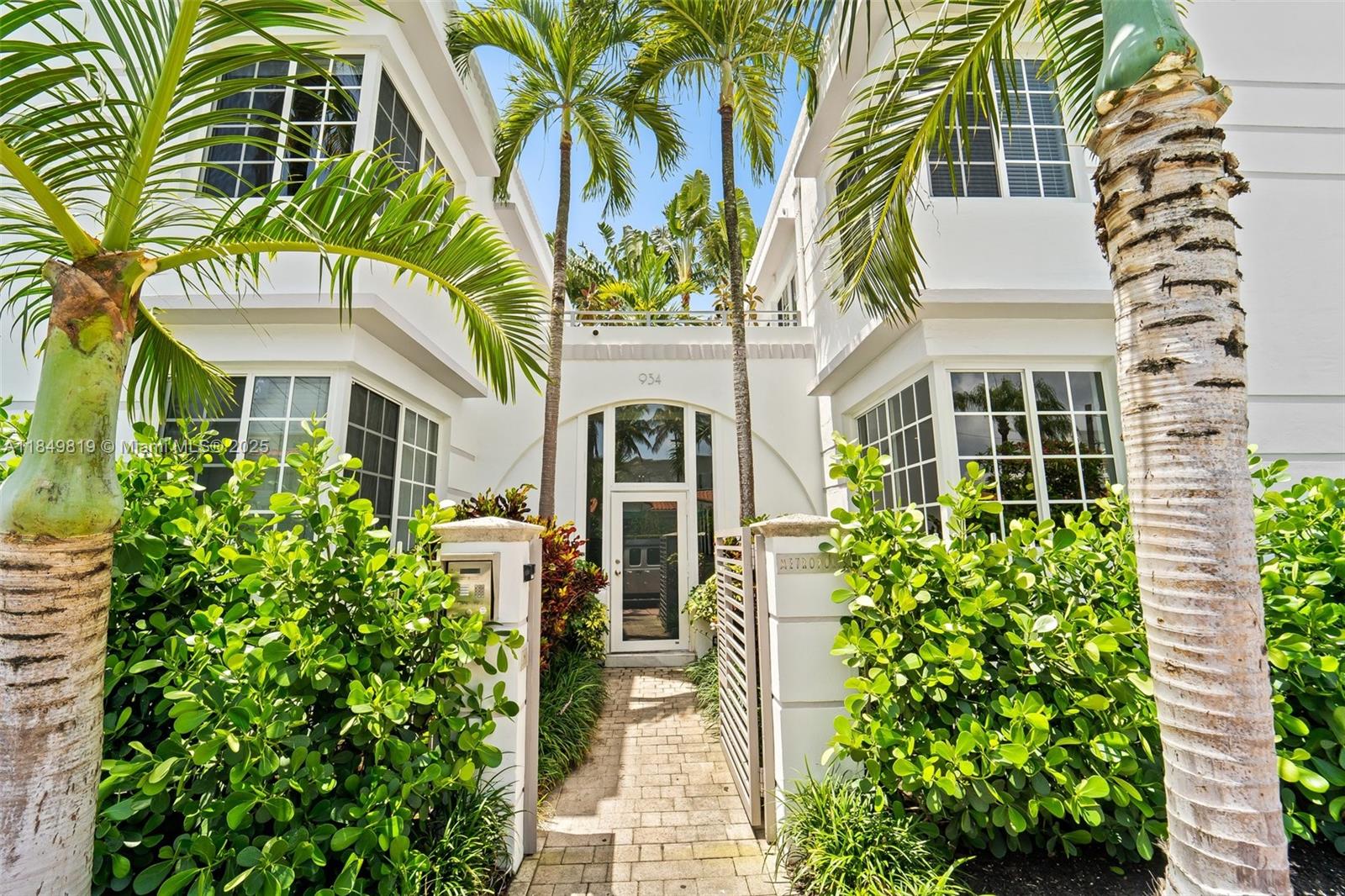 934 16th Street, Unit 2 Miami Beach, FL 33139 - Photo 2 of 16