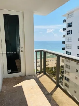 $3,100 | 6039 Collins Avenue, Unit 1506, Miami Beach, FL 33140