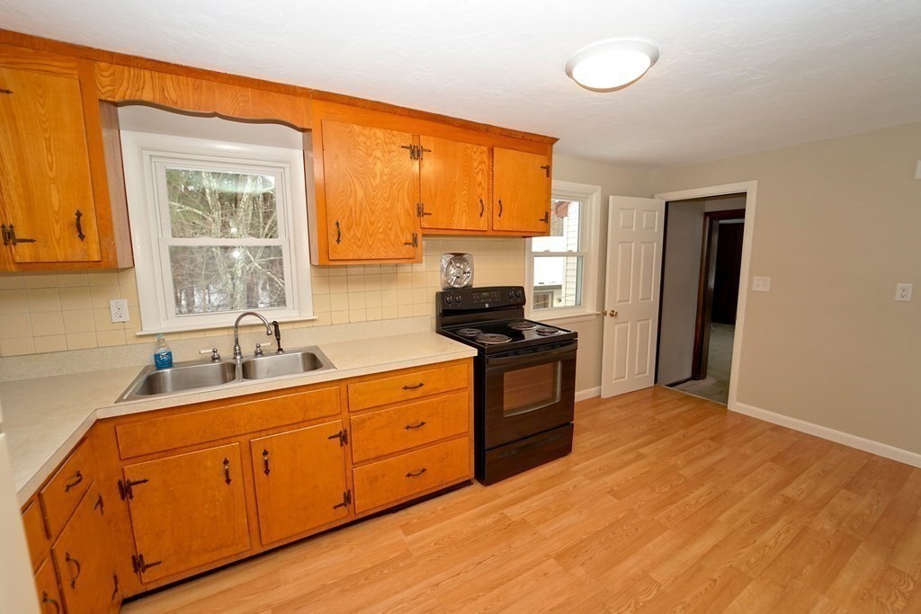 20 Zenas Road Holbrook, MA 02343 - Photo 6 of 24