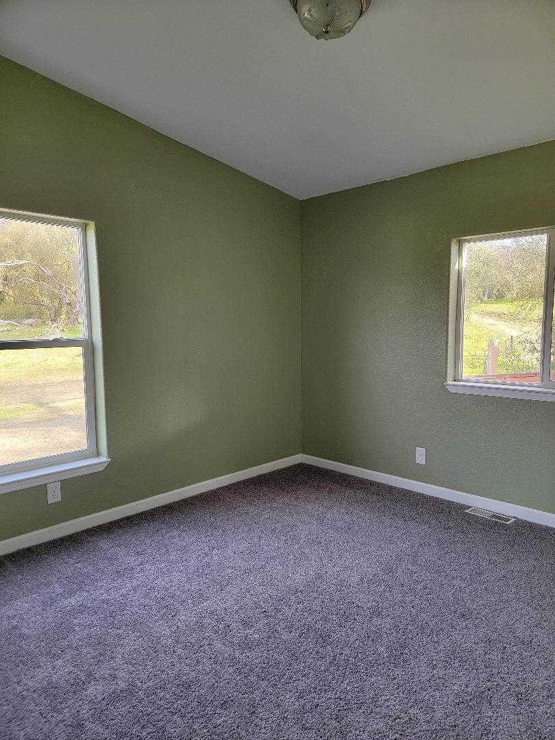 37041 Dunlap Road Squaw Valley, CA 93675 - Photo 19 of 24 an empty room with a window