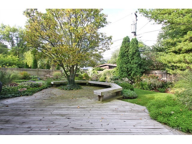 325 Locust Road Wilmette, IL 60091 - Photo 12 of 16