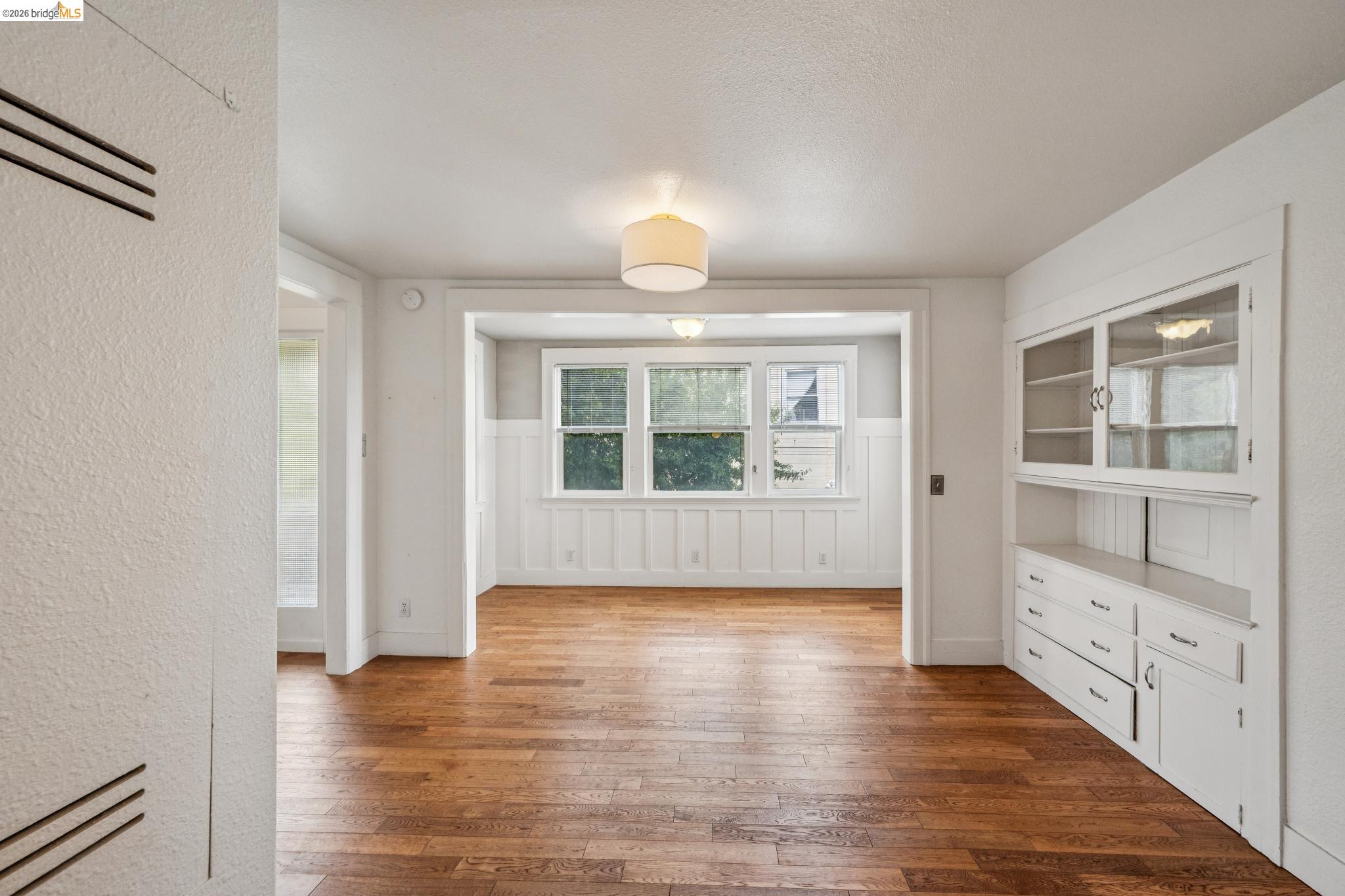 2140 Woolsey Street Berkeley, CA 94705 - Photo 8 of 40