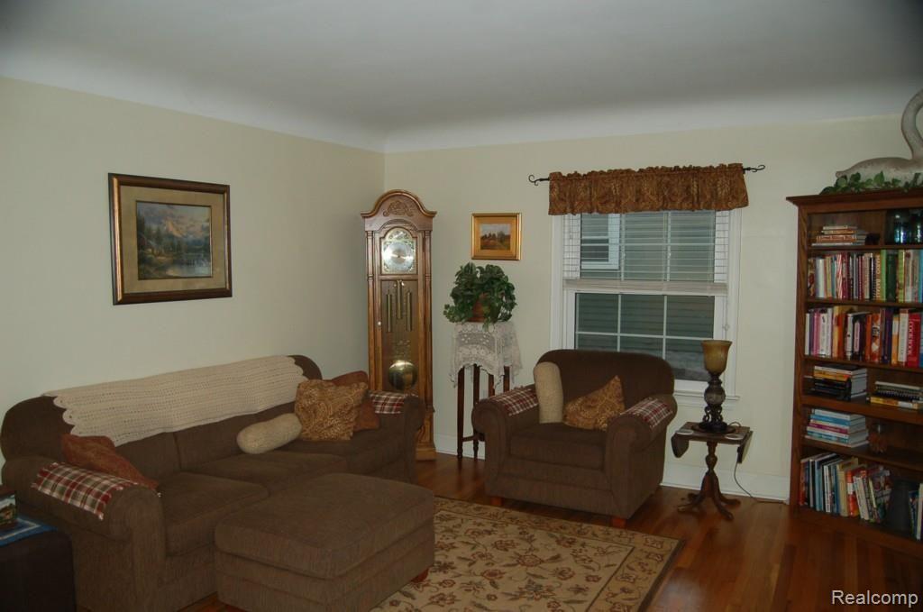 311 Wilcox Street Rochester, MI 48307 - Photo 6 of 44 DSC_0128.jpg