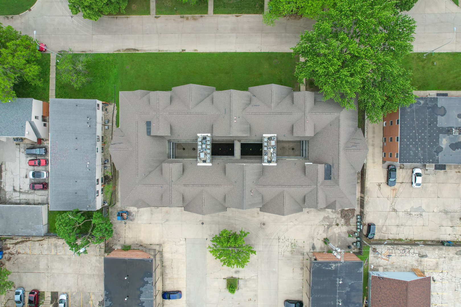 2008 Vawter Street, Unit 103 Urbana, IL 61801 - Photo 15 of 16 an aerial view of a house with a yard and large tree