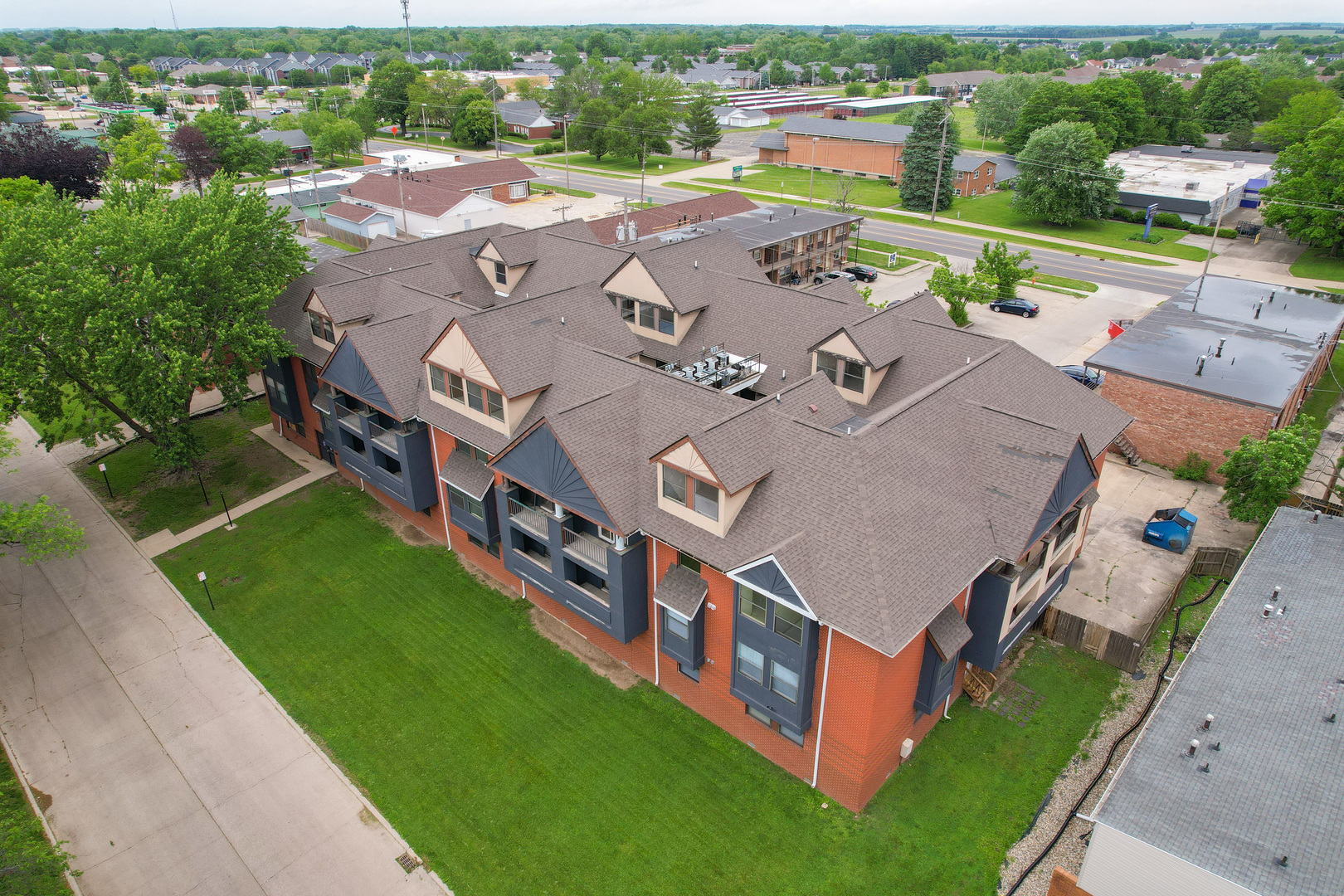 2008 Vawter Street, Unit 103 Urbana, IL 61801 - Photo 2 of 16 an aerial view of a house with a big yard