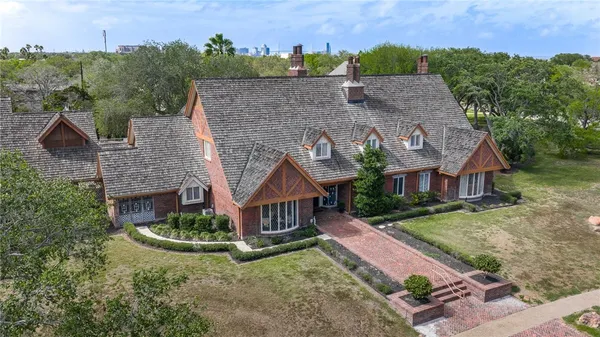 $1,275,000 | 22 Hewit Drive, Corpus Christi, TX 78404