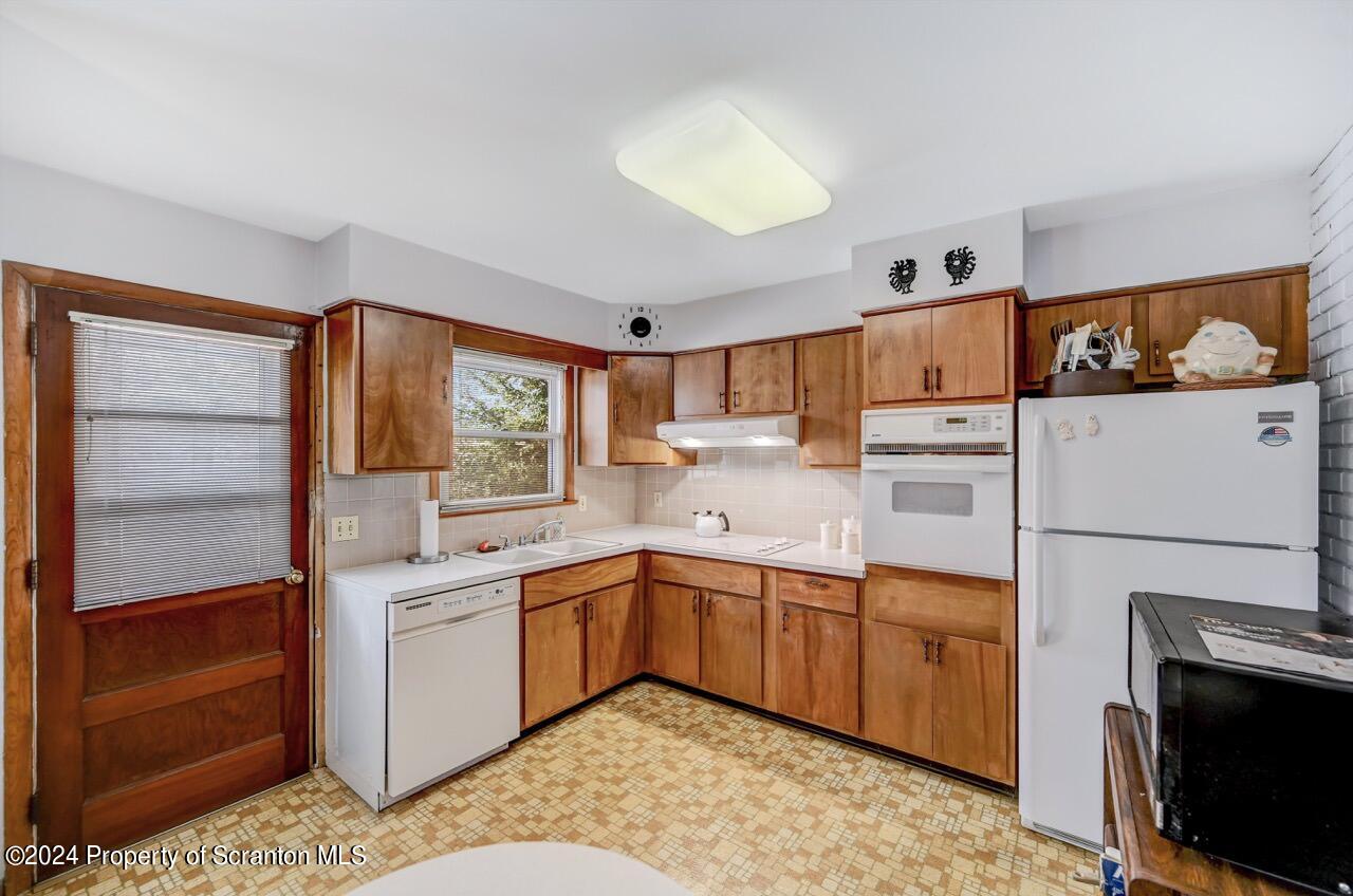 1678 Summit Lake Road Clarks Summit, PA 18411 - Photo 10 of 46 Gallery Image 10
