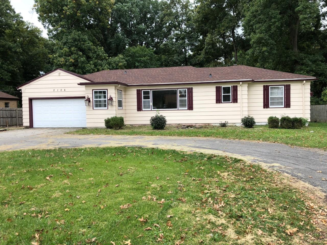 2106 East Paulding Road Fort Wayne, IN 46816 - Photo 1 of 33