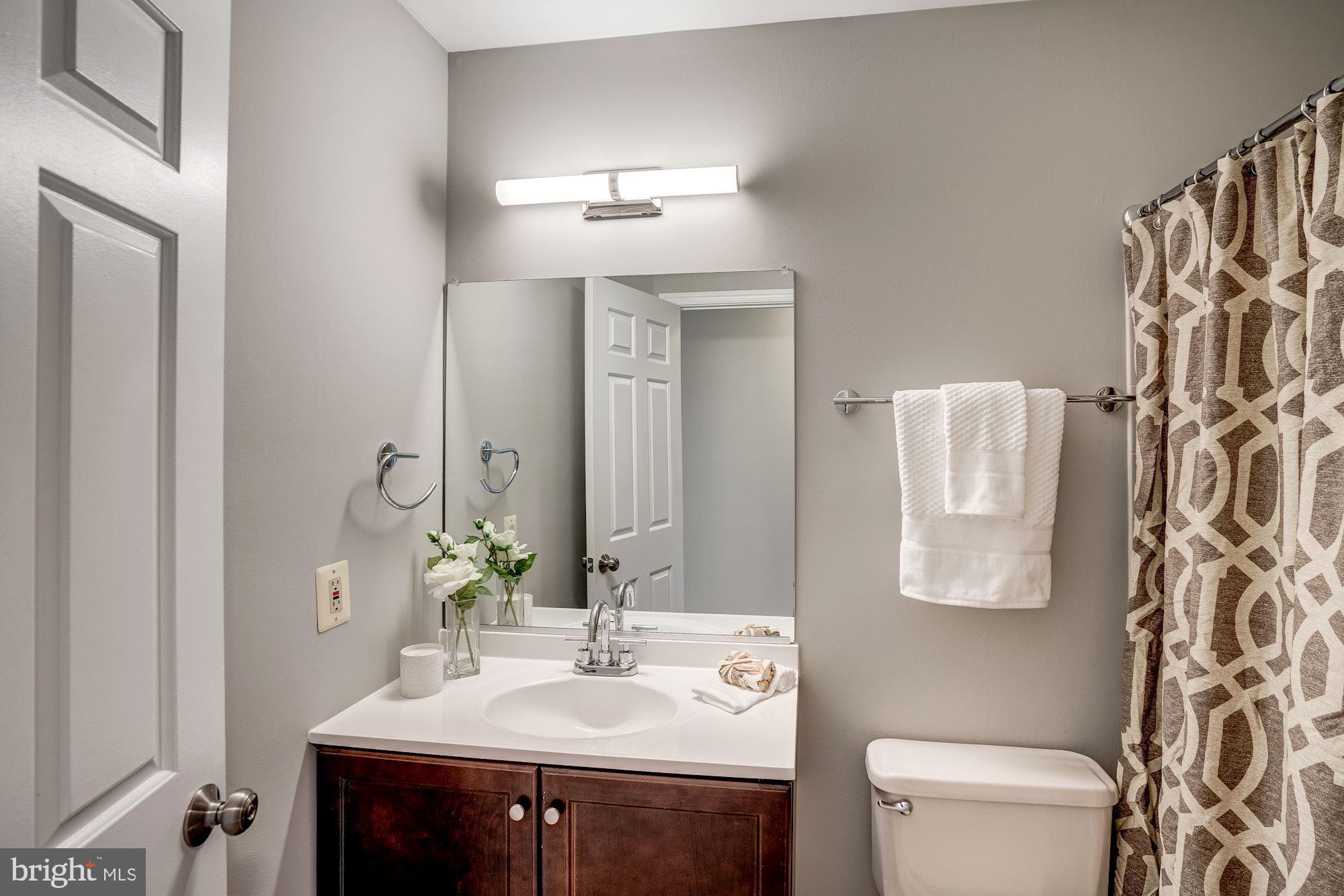 2986 Emerald Chase Drive Herndon, VA 20171 - Photo 28 of 36 Upgraded hall BA with modern fixtures