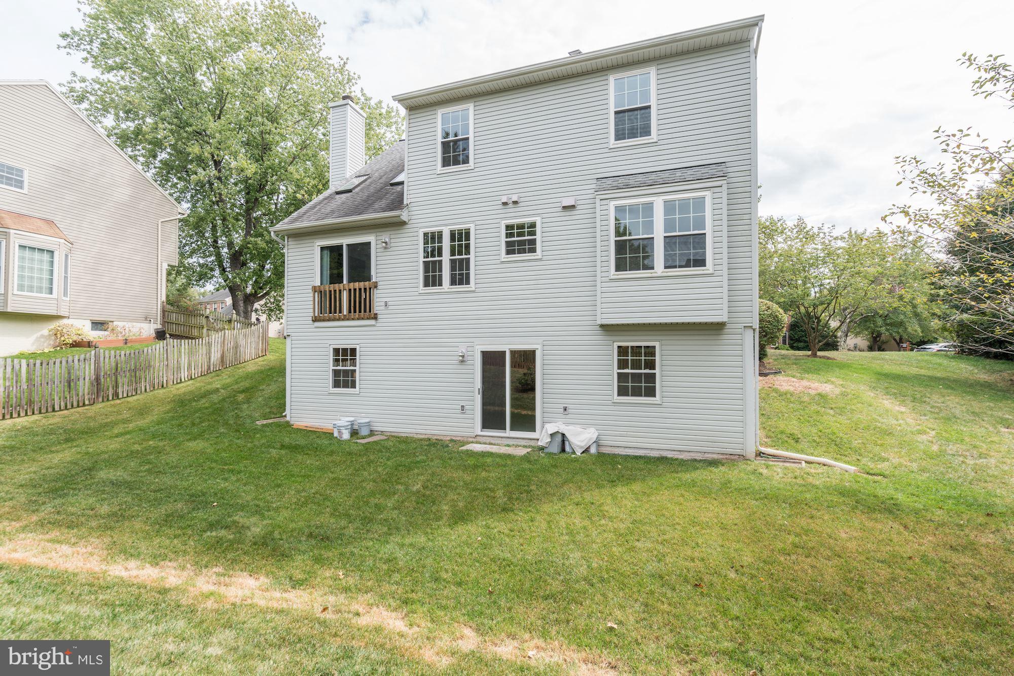 2986 Emerald Chase Drive Herndon, VA 20171 - Photo 33 of 36 Backyard view