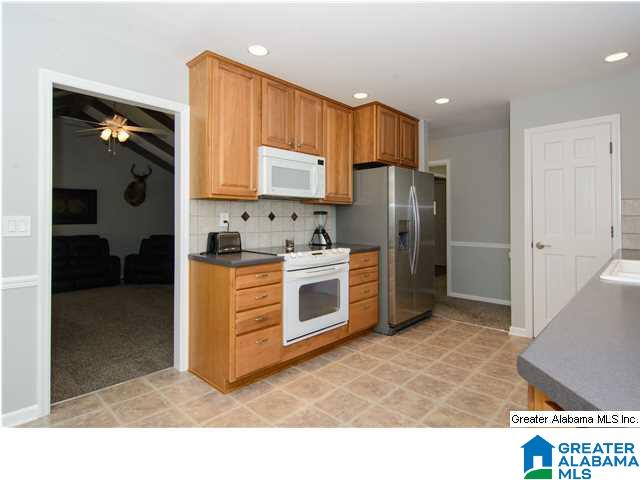 2627 Buckboard Road Birmingham, AL 35244 - Photo 9 of 32