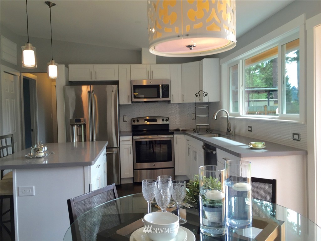 9043 Northeast 178th Street Bothell, WA 98011 - Photo 5 of 25