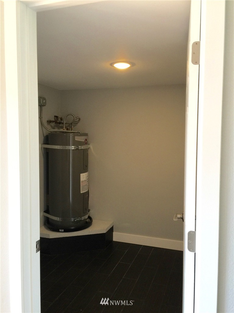 9043 Northeast 178th Street Bothell, WA 98011 - Photo 10 of 25