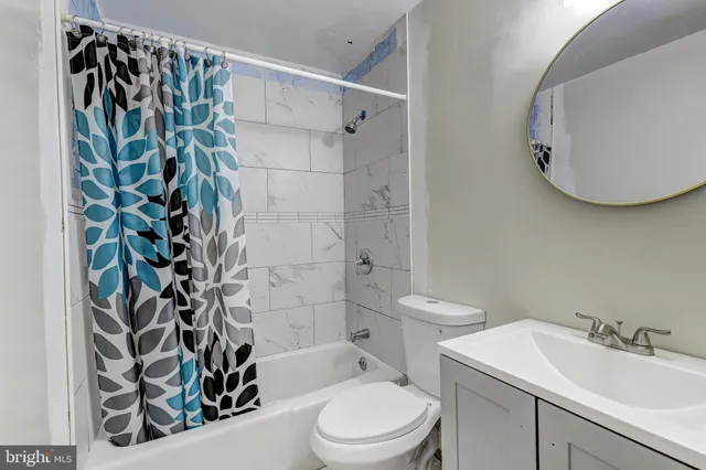 a bathroom with a bathtub