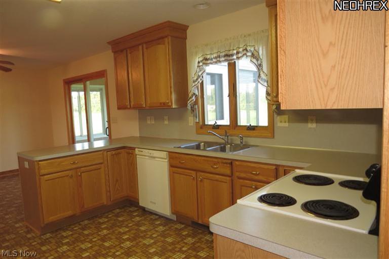 7060 State Road Wadsworth, OH 44281 - Photo 5 of 24