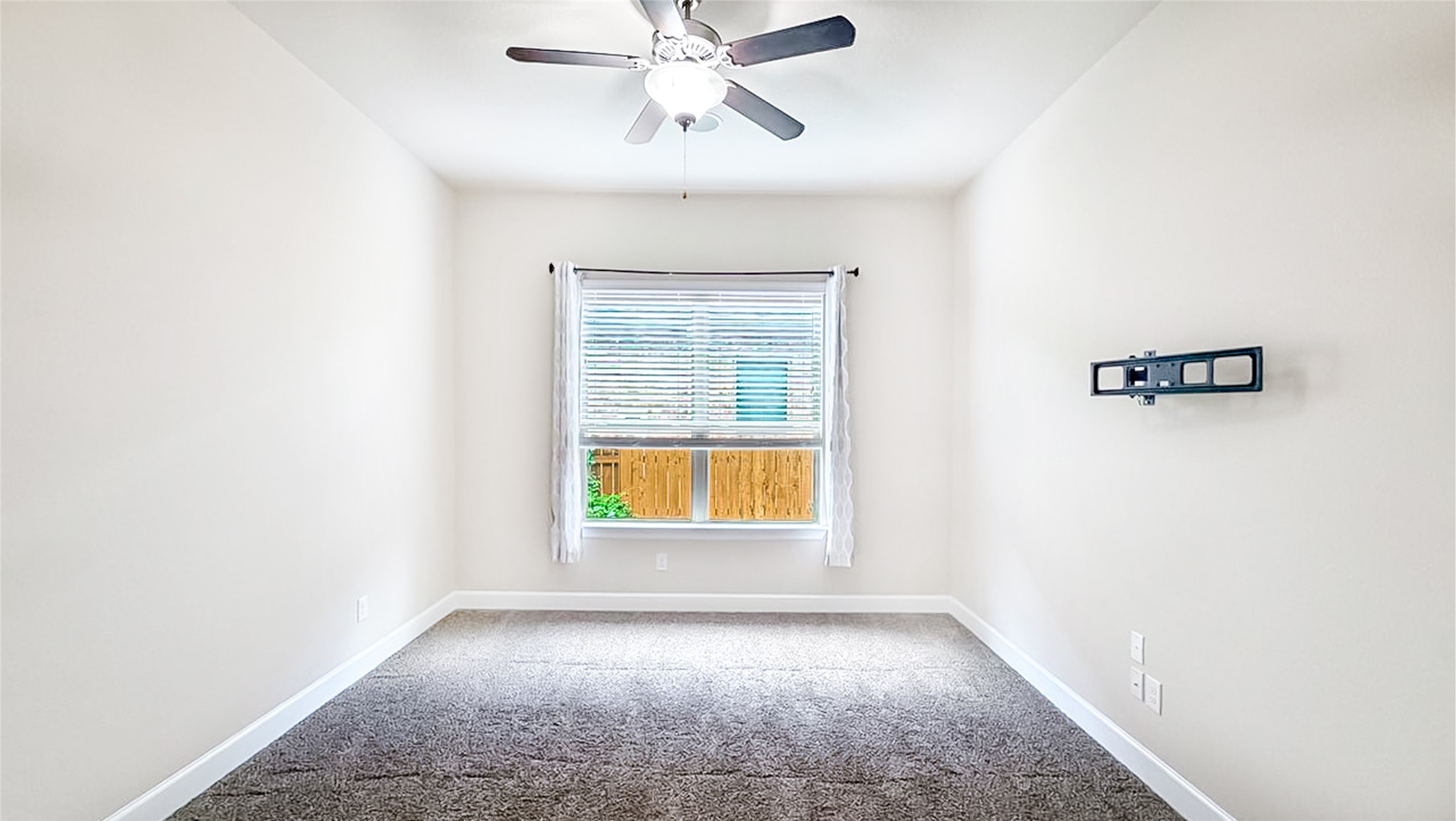 184 Fort Cobb Way Georgetown, TX 78628 - Photo 21 of 33 a view of an empty room with a window