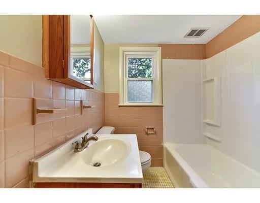 128 Carver Street Springfield, MA 01108 - Photo 17 of 23
