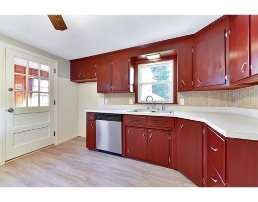 128 Carver Street Springfield, MA 01108 - Photo 5 of 23