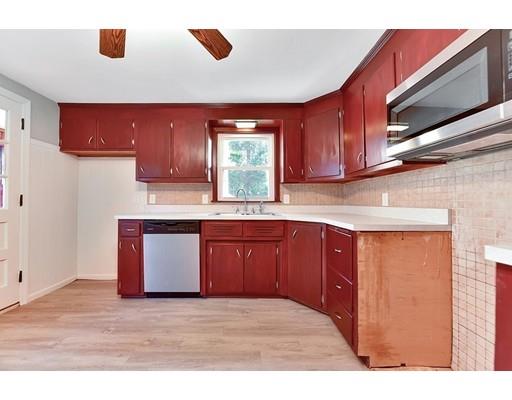 128 Carver Street Springfield, MA 01108 - Photo 8 of 23