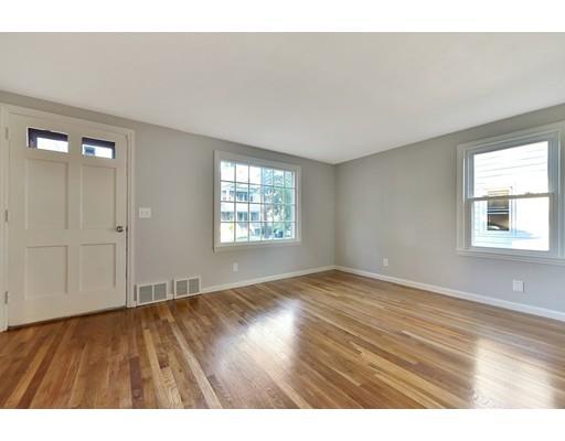 128 Carver Street Springfield, MA 01108 - Photo 9 of 23