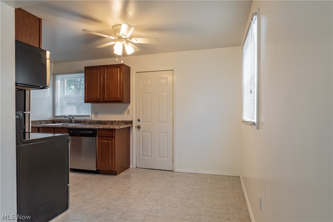 858 Quentin Road Eastlake, OH 44095 - Photo 7 of 28 Gallery Image 7