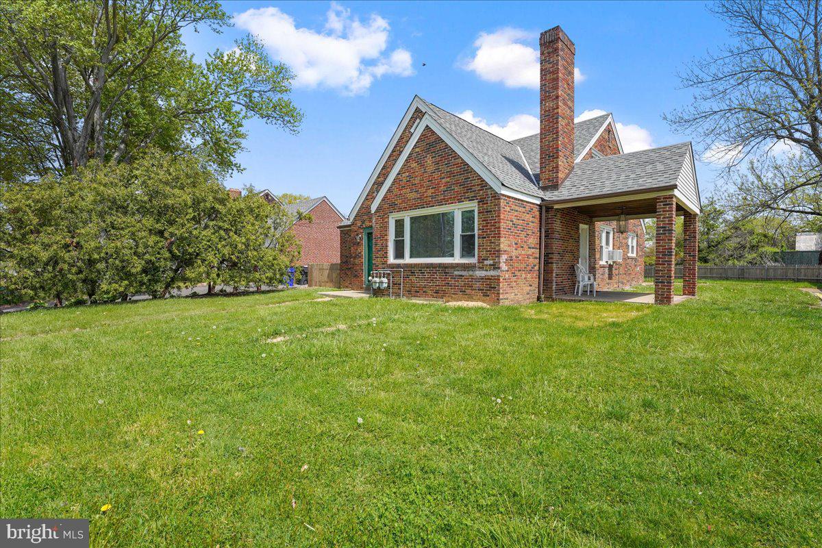 413 Marsh Road Wilmington, DE 19809 - Photo 2 of 34 Front view of yard.
