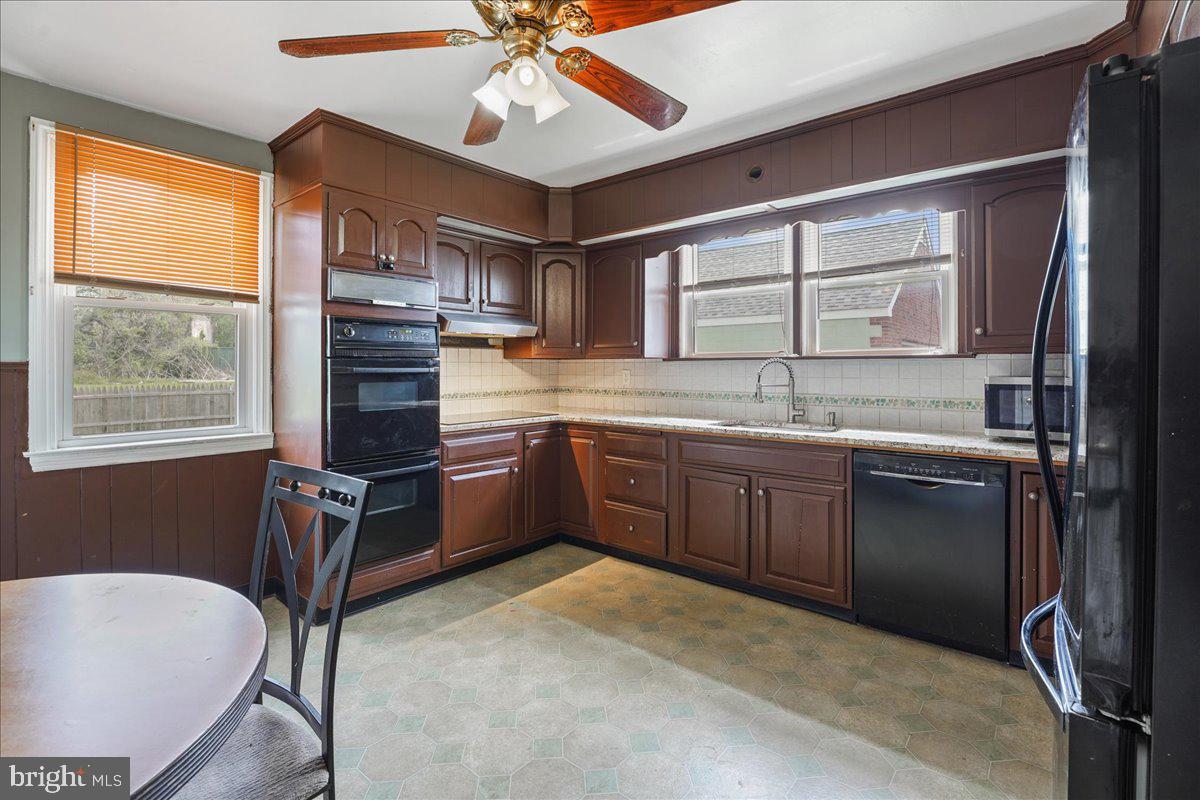 413 Marsh Road Wilmington, DE 19809 - Photo 10 of 34 Eat-in Kitchen has access to 2nd floor