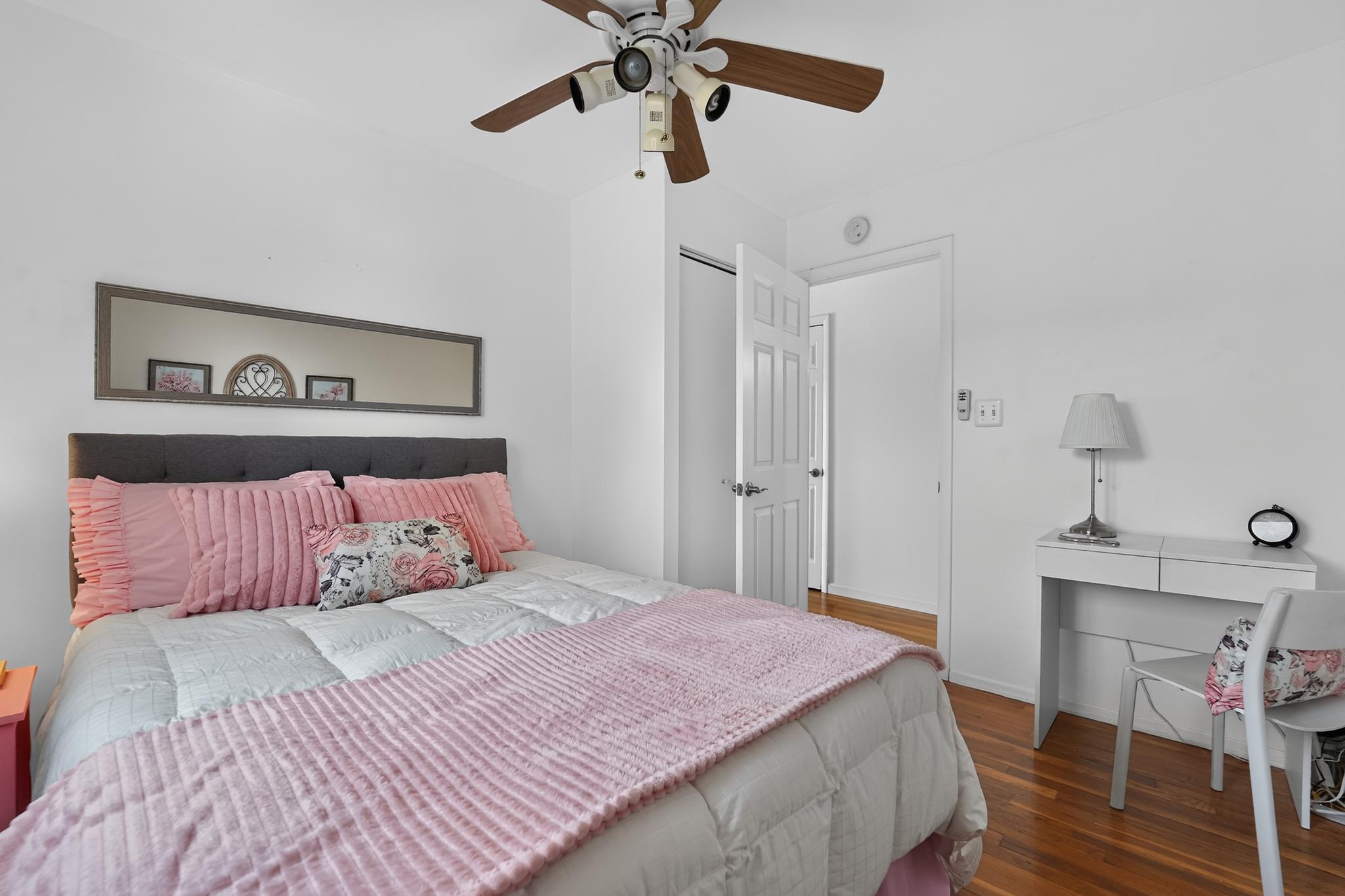 221 Atlanta Road Pasadena, MD 21122 - Photo 21 of 38 2nd Bedroom on Upper Level with Hardwoods!